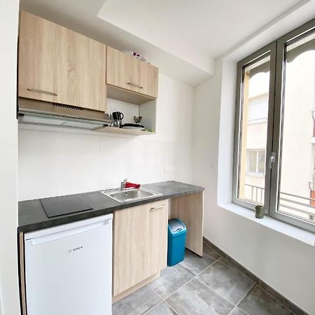 Parc De La Tete D'Or: University District Accommodation Villeurbanne Exterior photo